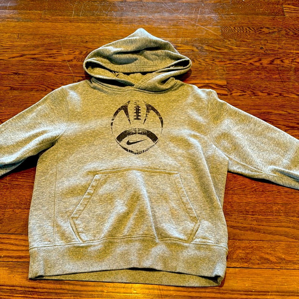 Boys Nike gray hoodie sweatshirt with football size Medium